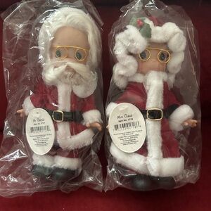 Precious Moments Mr. Santa & Mrs. Claus dolls NEW